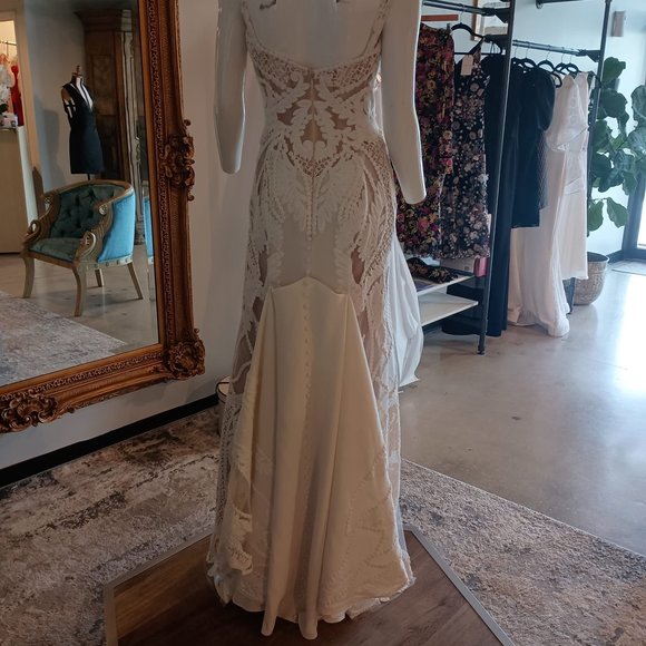 (Never Worn) Casablanca Wedding Dress - Picture 8 of 12